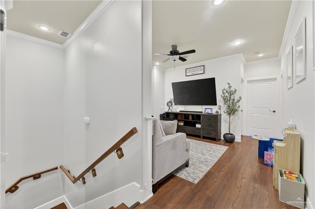 Photo 11 of 209 Robin Avenue