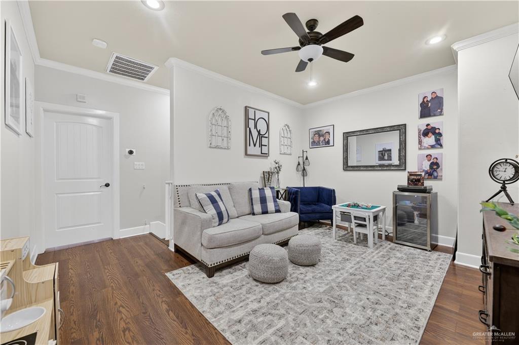 Photo 16 of 209 Robin Avenue