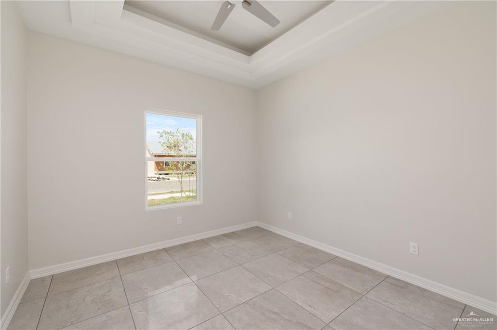 Photo 11 of 913 Trinity Street