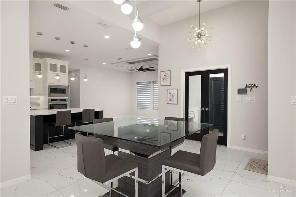 Photo 7 of 1706 Lago Michigan