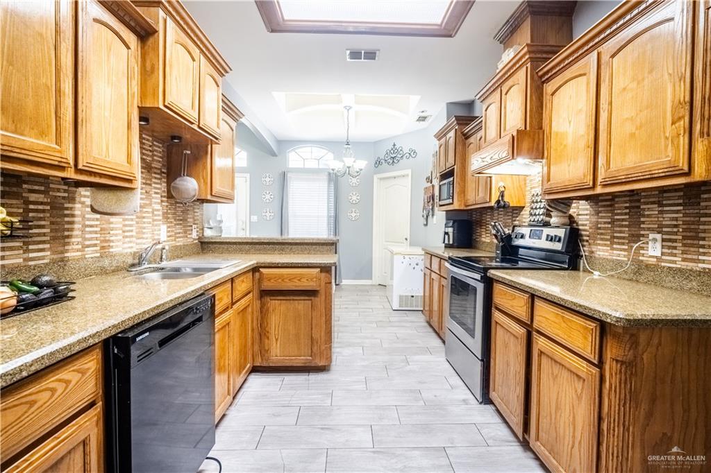 Photo 16 of 704 Oliverio Avenue