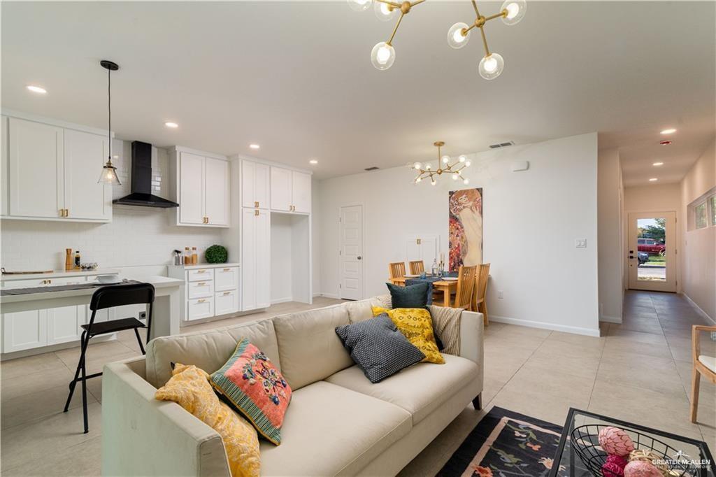 Photo 3 of 2613 Warbler Avenue