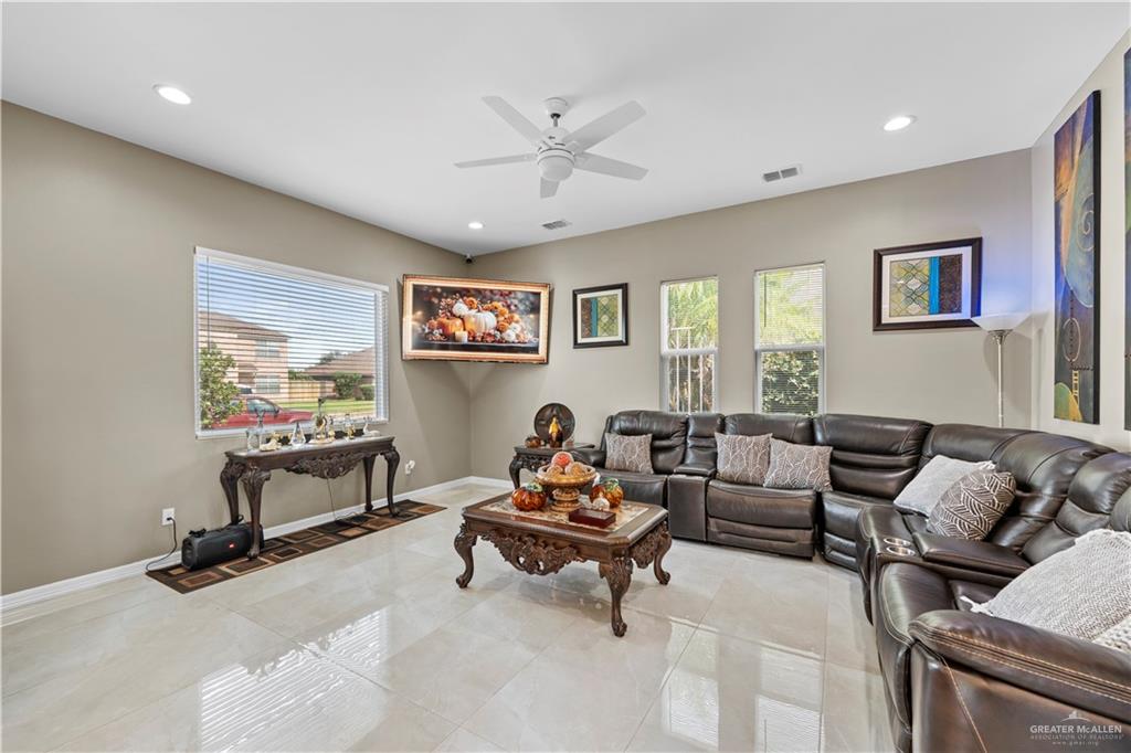 Photo 2 of 3014 Copper Avenue