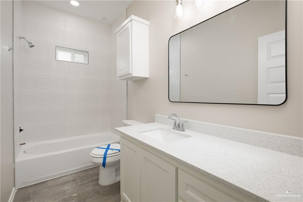 Photo 18 of 2708 Harrison Avenue #3