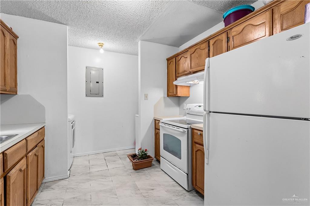 Photo 5 of 703 Dove Avenue