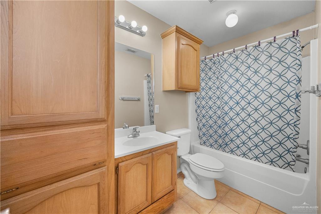 Photo 8 of 2502 Cervantes Avenue
