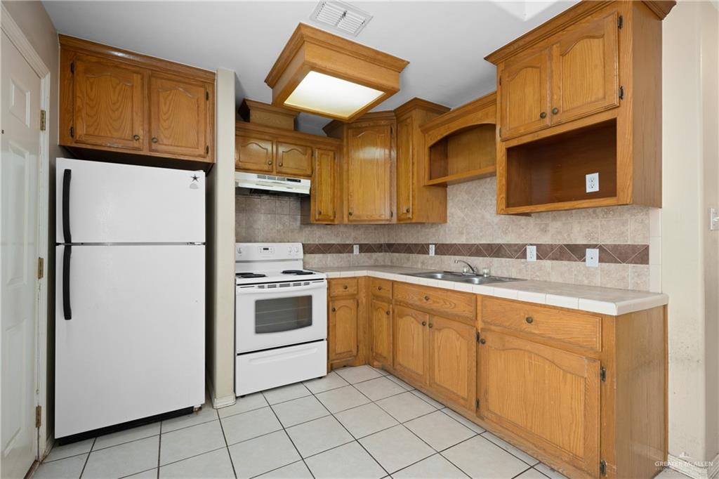 Photo 7 of 129 Delma Street #A