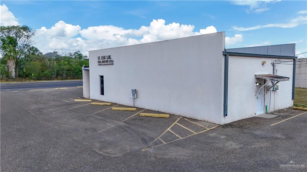 Photo 2 of 1120 Closner Boulevard