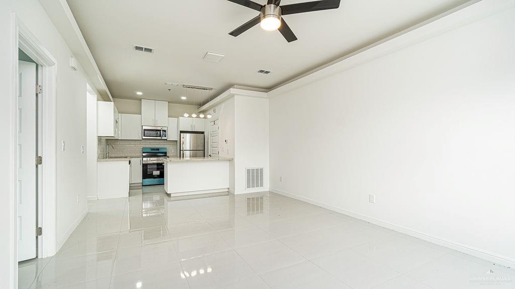 Photo 3 of 901 Yuma Avenue #801