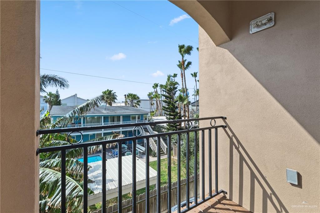 Photo 17 of 103 Gardenia Street #8