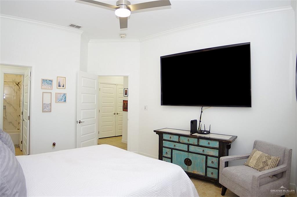 Photo 18 of 6410 Padre Boulevard #102