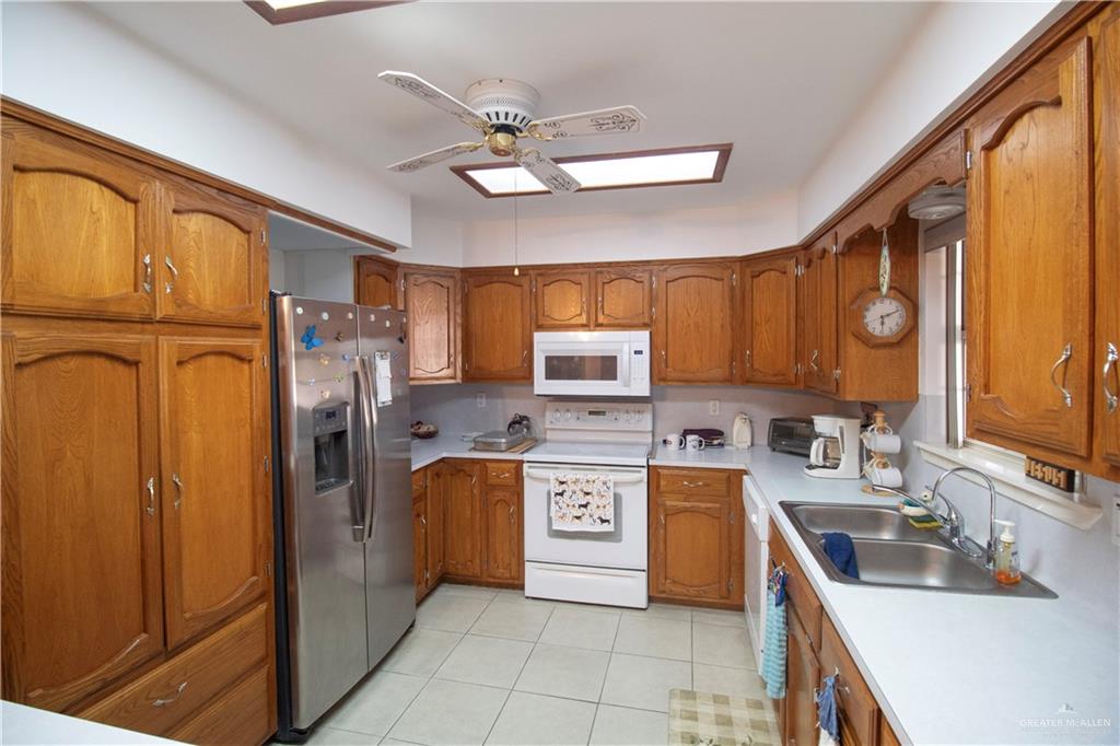 Photo 6 of 404 Scorpio Street