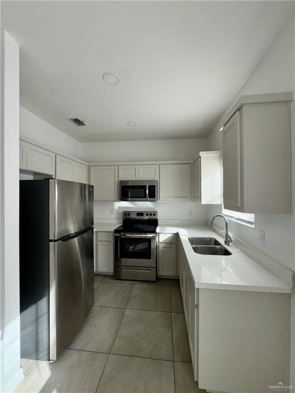 Photo 2 of 441 Acacia Avenue #2