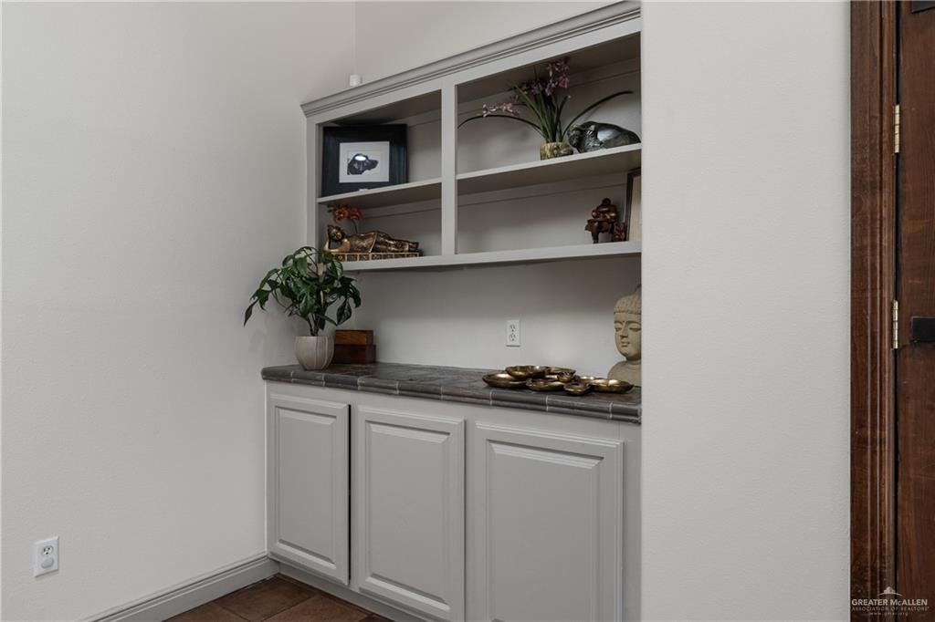 Photo 5 of 409 Zenaida Avenue