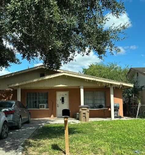 Photo 1 of 410 Alvarez Drive, Donna
