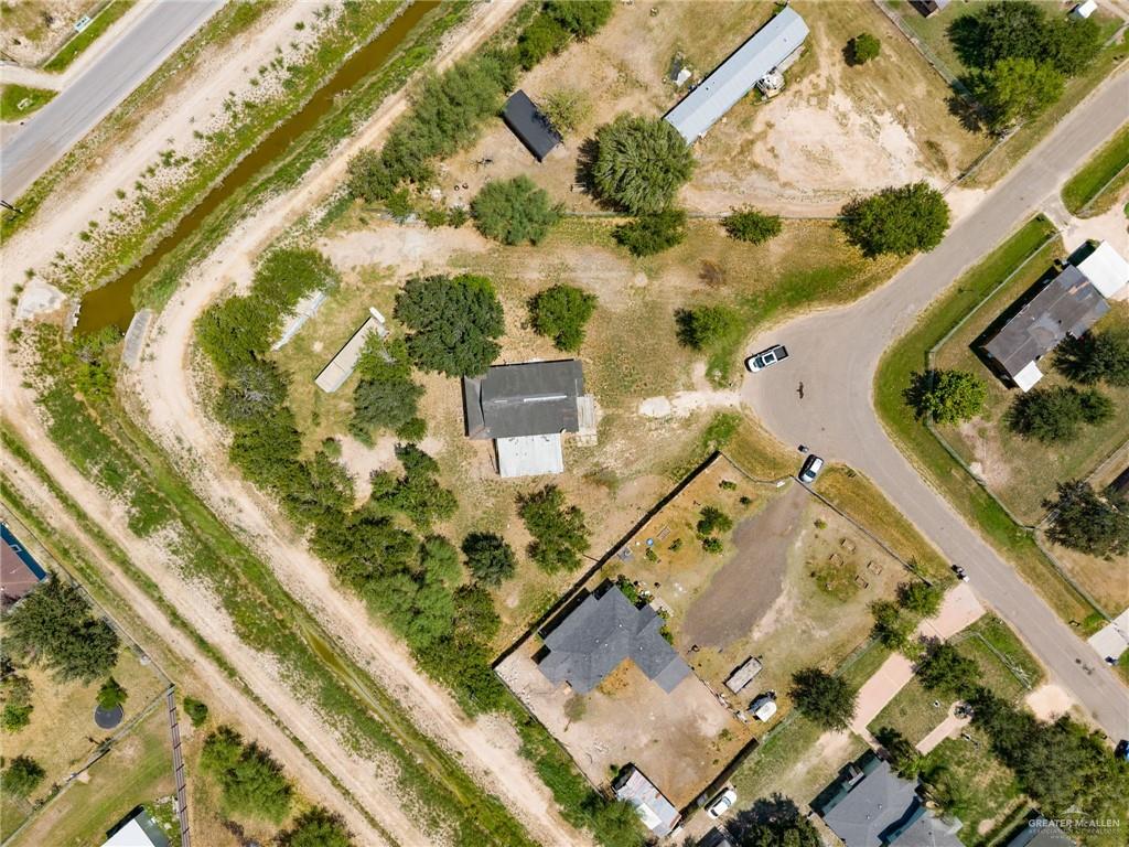 Photo 17 of 307 Lantana Drive