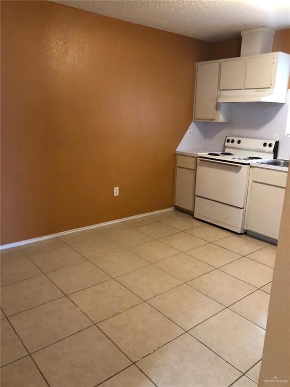Photo 6 of 1818 Jason Avenue