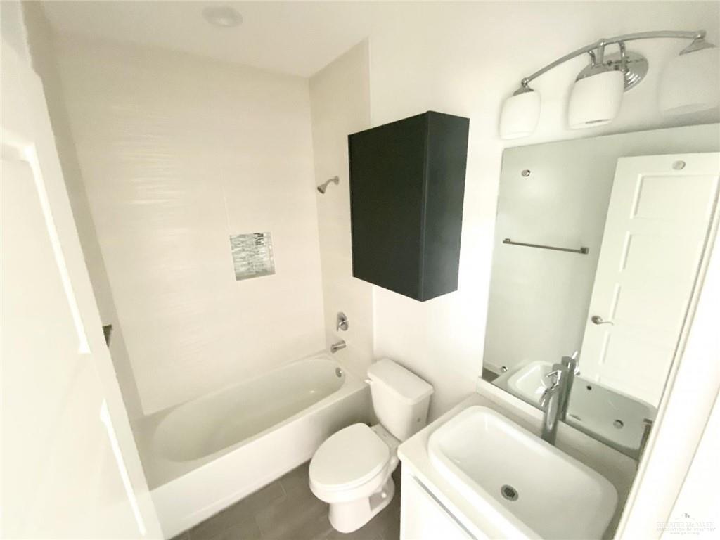 Photo 9 of 909 Carmel Avenue #2