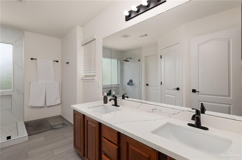 Photo 11 of 3207 San Andres Street
