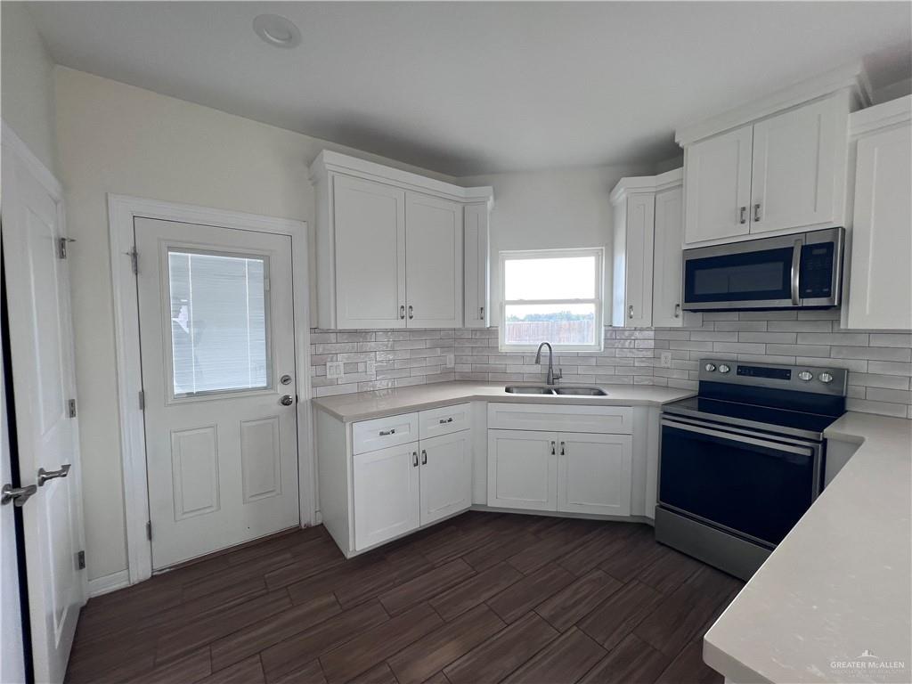 Photo 4 of 1025 Clarence Avenue #A