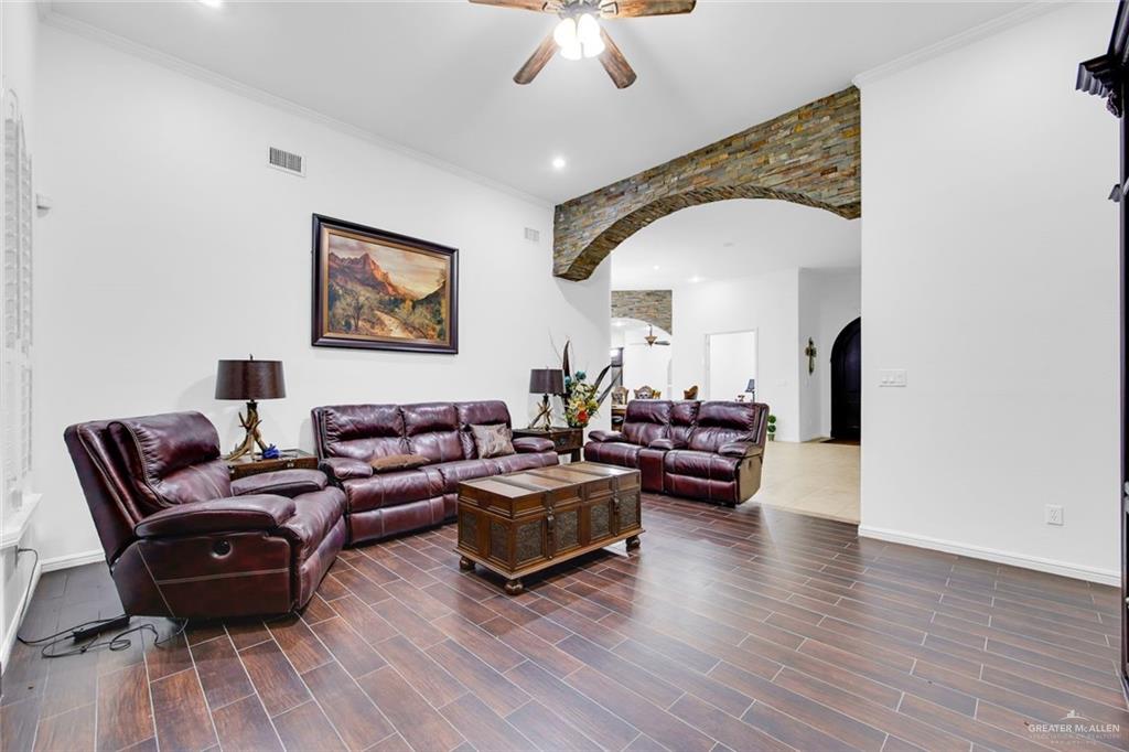 Photo 11 of 2405 Rhin Drive