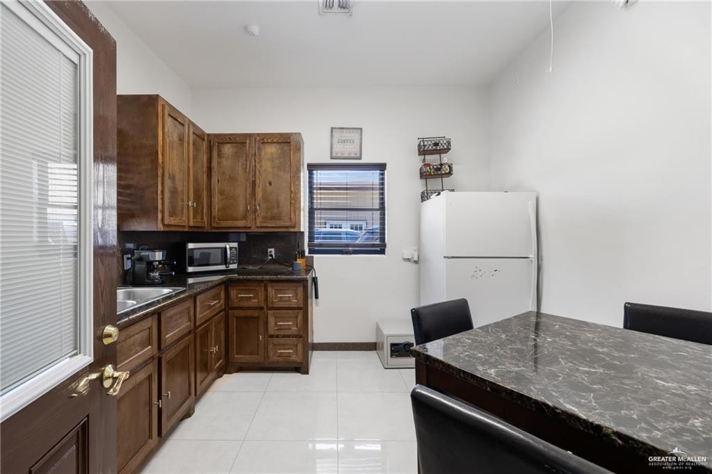 Photo 6 of 3303 Veterans Boulevard