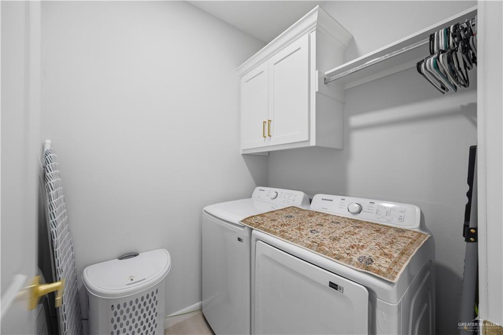 Photo 8 of 2901 Dahlia Drive