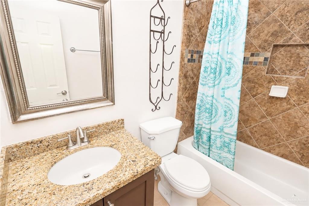 Photo 10 of 2302 Brock Street