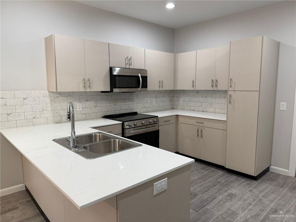 Photo 4 of 812 Dove Avenue #3