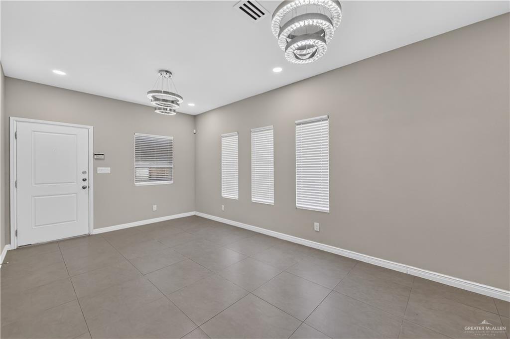 Photo 11 of 5601 Puffin Avenue