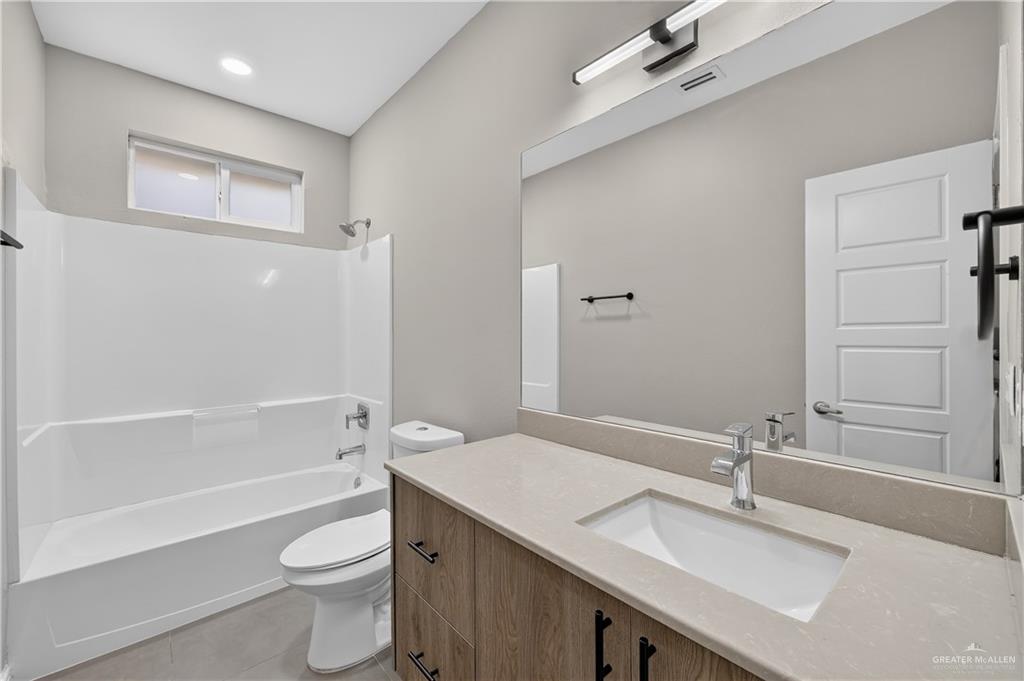 Photo 12 of 5601 Puffin Avenue