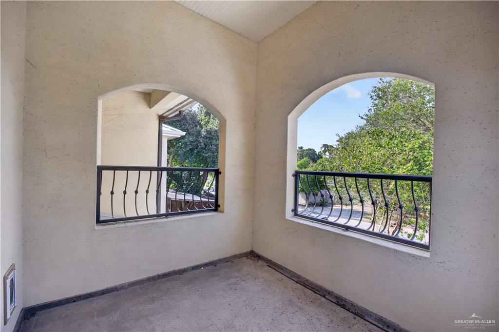 Photo 25 of 400 9th Street
