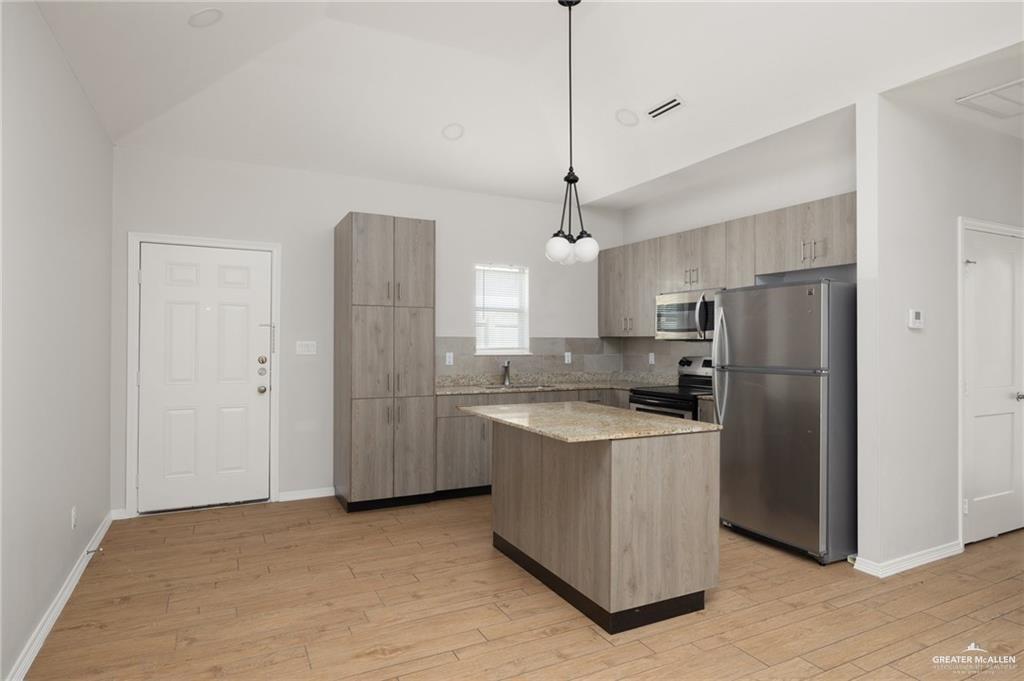 Photo 3 of 2708 Eisenhower Avenue #2