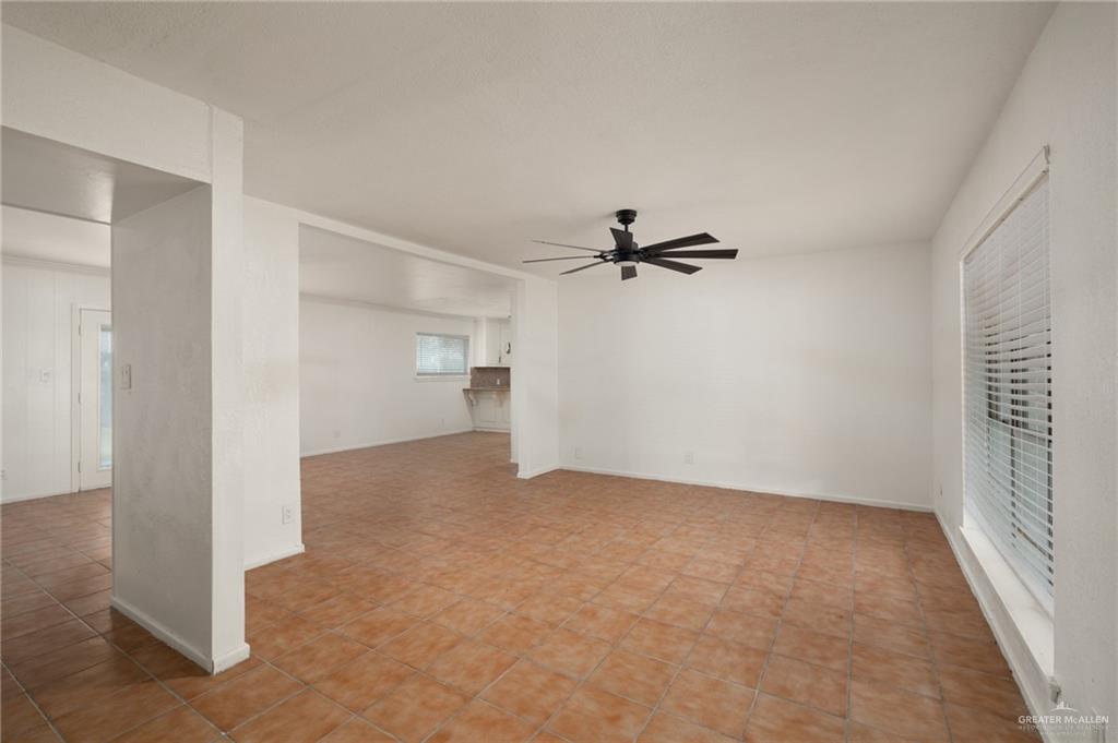 Photo 3 of 2308 Lisa Ann Avenue