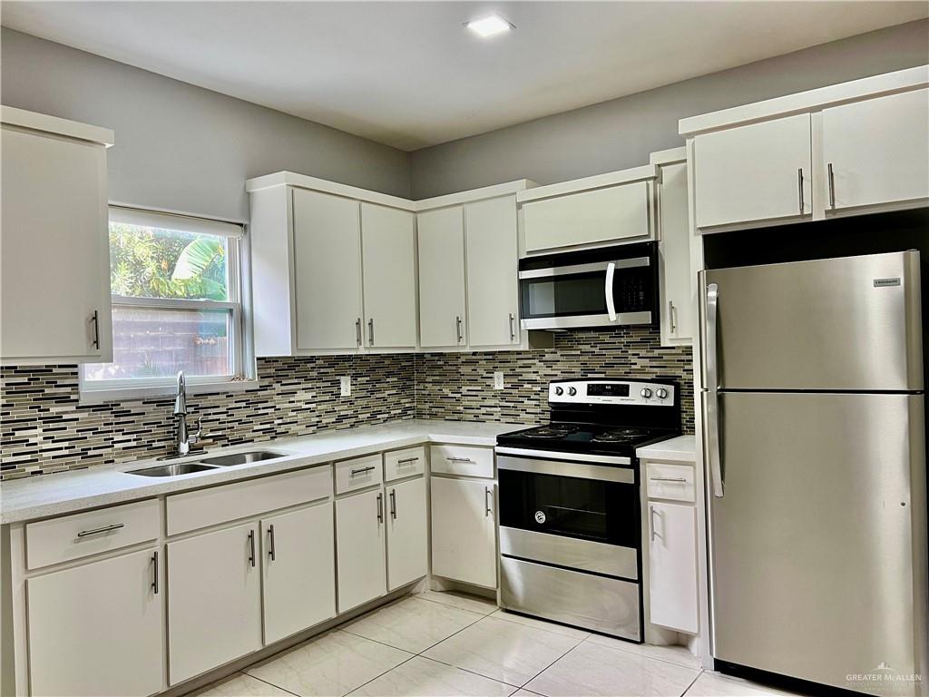 Photo 8 of 406 Newport Avenue #2
