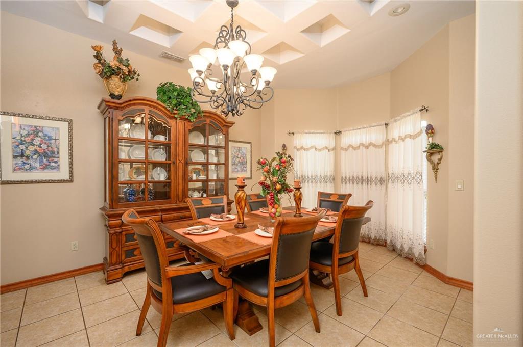 Photo 7 of 4403 Mesquite Avenue