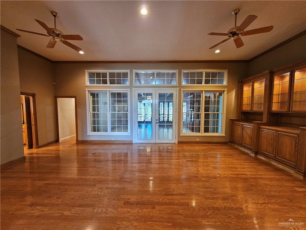 Photo 5 of 1225 Peking Street