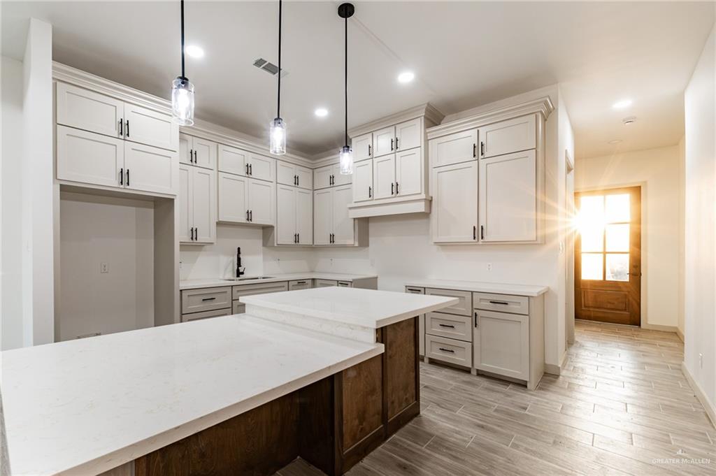 Photo 5 of 2316 Thornton Avenue