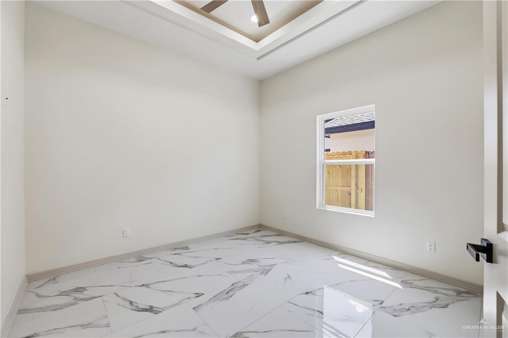 Photo 12 of 915 Edgewood Drive