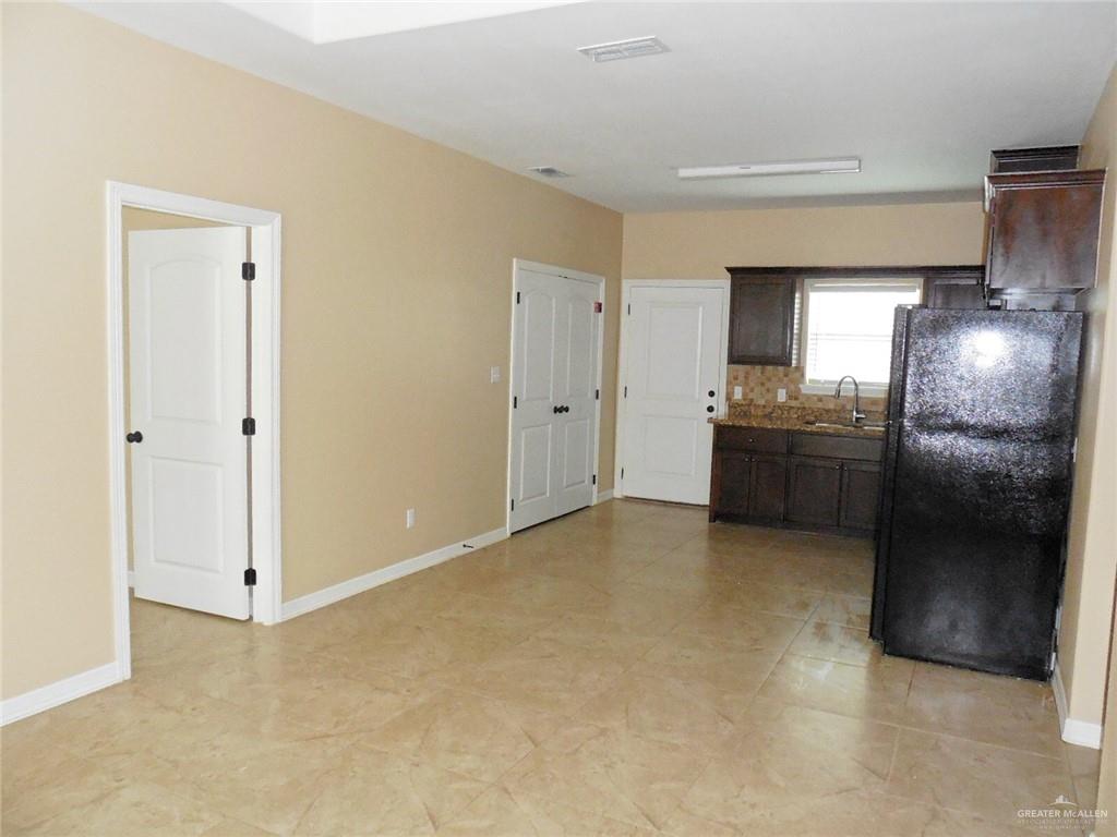 Photo 4 of 2601 Garfield Avenue
