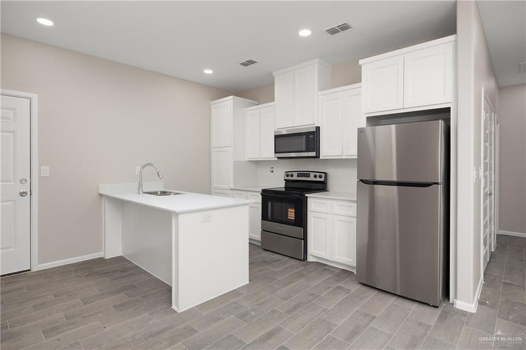 Photo 16 of 2708 Harrison Avenue #4