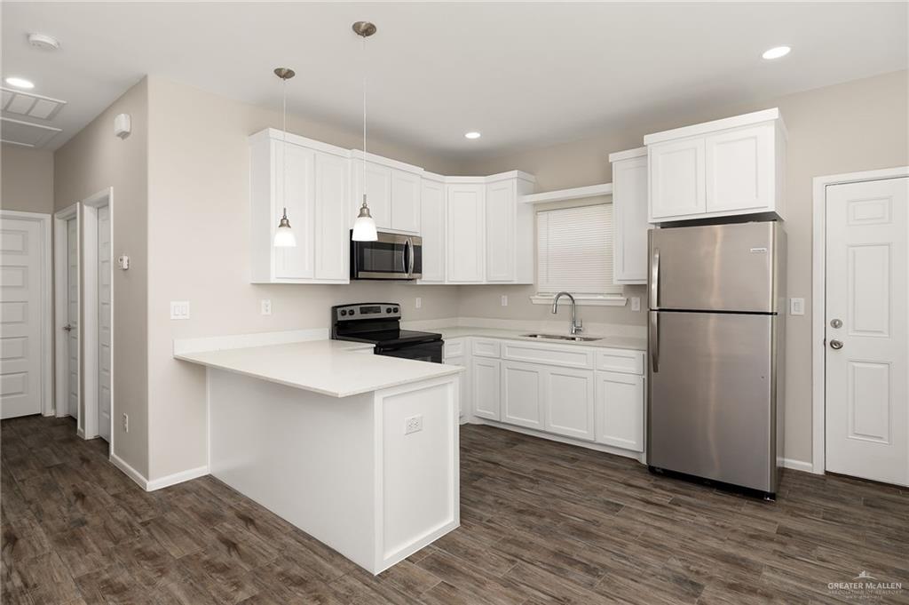 Photo 6 of 1506 Playa Drive
