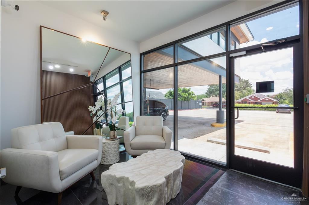 Photo 2 of 1720 Maple Avenue #5