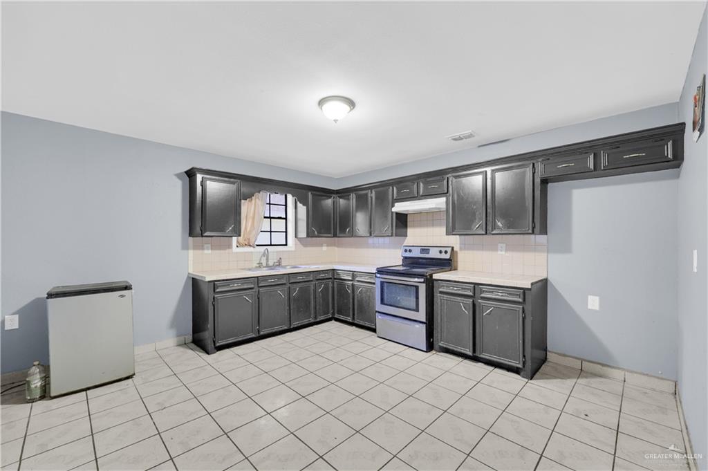 Photo 6 of 537 Benito Street