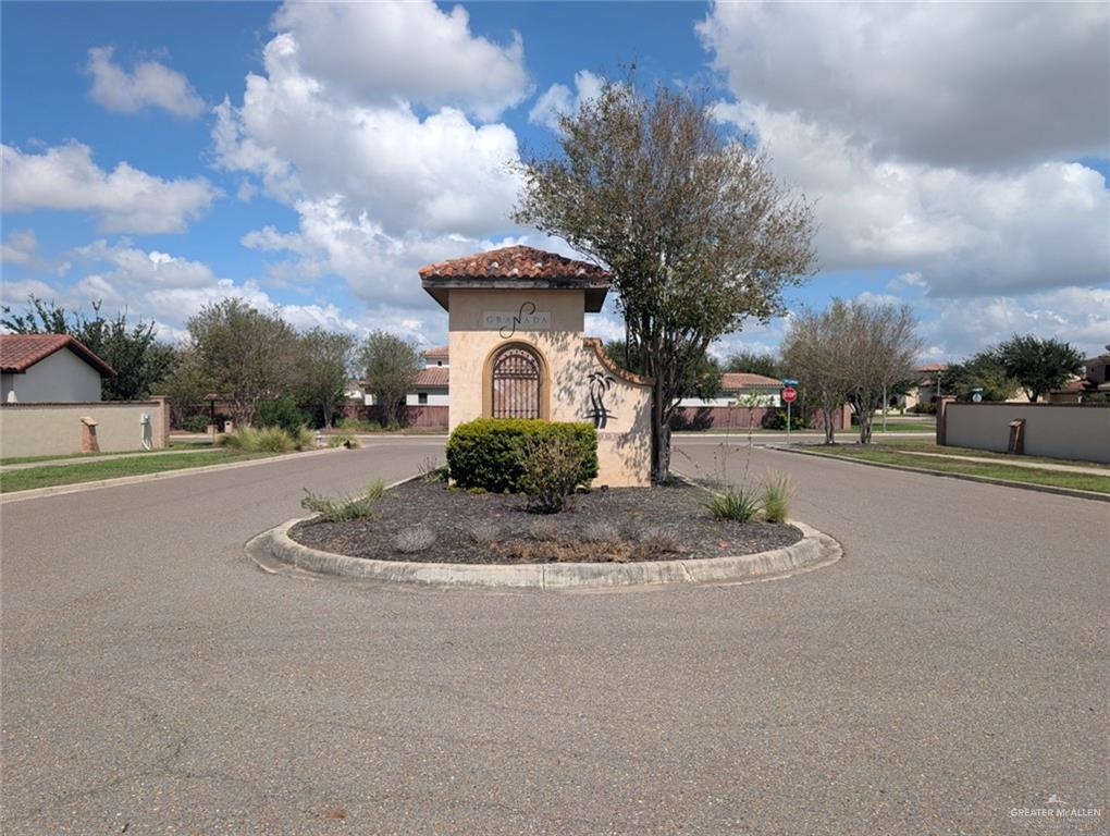Photo 2 of 2701 El Jardin Street