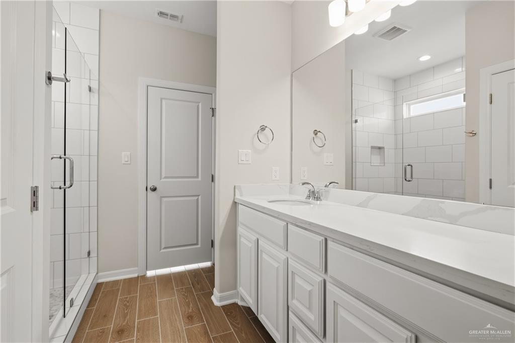 Photo 9 of 15400 Brisas Street