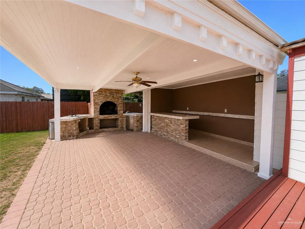 Photo 11 of 209 Dallas Street