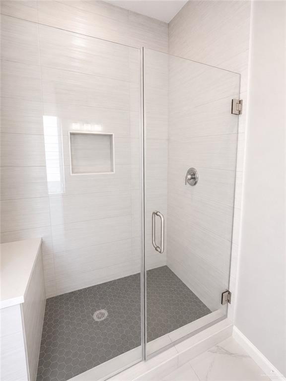 Photo 16 of 5900 Northwestern Avenue #3