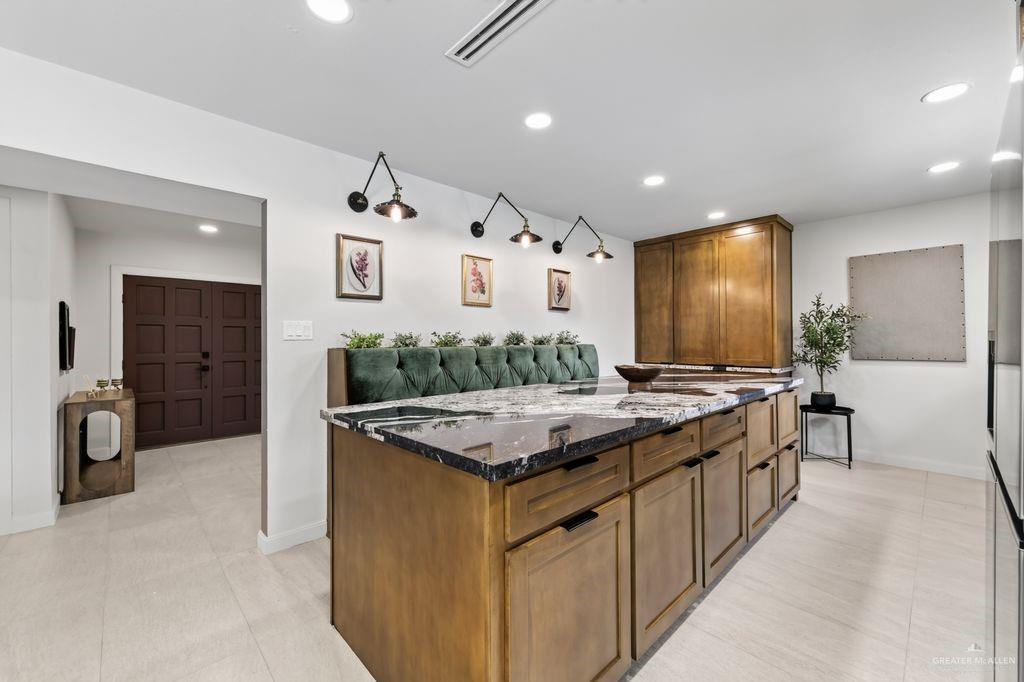 Photo 5 of 1624 Dulcinea Avenue