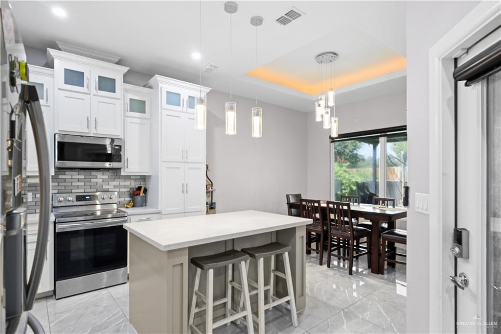 Photo 4 of 2809 Silver Oak Avenue